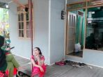 kampung-janda-itulah-sebutan-para-warga-batuah-menyebut-kampungnya-sendiri_20170414_210938.jpg