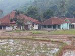 kampung-tak-berpenghuni-di-desa-harkatjaya-sukajaya-bogor.jpg
