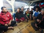 kang-hasan-saat-ngopi-bareng-warga-jayanti_20180425_234341.jpg