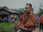 kani-rs-bhayangkara-dari-rumah-korban-di-jalan-usaha-baru-parit-langgar-sungai.jpg