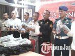 kantor-bea-cukai-juanda-pamerkan-benih-lobster-yang-akan-diselundupkan.jpg