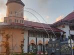 kantor-bupati-bintan-terbakar_20181022_111523.jpg