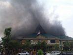 kantor-bupati-pringsewu-sujaddi-sadat-terbakar.jpg