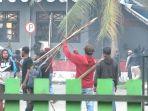 kantor-bupati-waropen-dibakar-massa.jpg