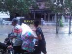 kantor-camat-benjeng-terendam_20141219_131942.jpg