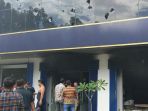 kantor-leasing-mandiri-tunas-finance-dibakar_20180720_173646.jpg