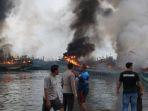 kapal-di-pelabuhan-pelindo-terbakar.jpg
