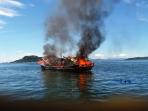 kapal-dibakar_20160118_185429.jpg