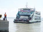 kapal-feri-penyeberangan-di-surabaya-madura.jpg