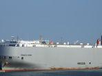 kapal-fremantle-highway-yang-terbakar.jpg