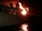 kapal-gerbang-samudra-l-terbakar-basarnas-banjarmasin-145-penumpang-dievakuasi.jpg