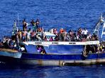kapal-imigran-gelap_20150415_173509.jpg