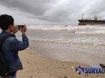kapal-kargo-terdampar-di-pantai-tuban.jpg