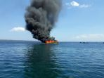 kapal-kayu-terbakar_20180906_181154.jpg