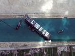 kapal-kontainer-mv-ever-given-di-terusan-suez-2.jpg