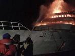 kapal-motor-km-cantika-lestari-88-terbakar.jpg