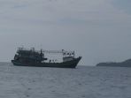 kapal-nelayan-melintas-di-perairan-kepulauan-karimunjawa_20180114_100417.jpg
