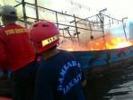 kapal-nelayan-pengangkut-cumi-km-santa-jaya_20160923_111825.jpg