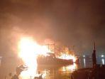 kapal-nelayan-terbakar-di-muara-baru.jpg