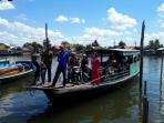 kapal-penyeberangan-tradisional-di-alalak_20160710_141012.jpg