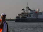 kapal-pesiar-ms-silver-discoverer-di-pelabuhan-belawan-medan_20170316_112842.jpg