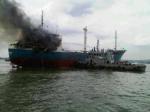 kapal-terbakar-Surabaya.jpg