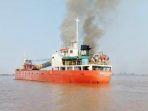 kapal-terbakar1.jpg