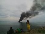 kapal-terbakar_20161008_153033.jpg