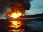 kapal-terbakarr.jpg