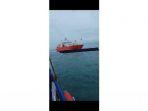 kapal-tongkang-ditabrak-tanker.jpg