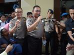 kapolda-jatim-konpers-kasus-prostitusi-artis_20190107_161342.jpg
