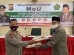 kapolda-maluku-irjen-pol-drs-baharudin-djafar-dan-kakanwil-kemenag-maluku.jpg