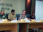 kapolda-metro-jaya-irjen-pol-m-iriawan-kedua-dari-kiri_20170207_113820.jpg