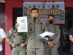 kapolda-sulteng-irjen-pol-rudy-sufahriadi-memperlihatkan-foto-dpo-teroris-poso.jpg