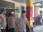 kapolda-sulteng-lukman-wahyu-harianto-usai-menjenguk-polisi-yang-tertembak.jpg