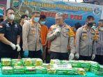 kapolda-sumut-irjen-pol-martuani-sormin-memaparkan-tangkapan-30-kg-shabu.jpg