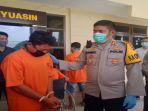 kapolres-banyuasin-akbp-danny-ardiantara-sianipar-sik-ketika-mengintograsi-tersangka.jpg