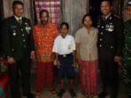 kapolres-belu-dandim-belu-foto-bersama-yohanes-ande-kala_20180818_104613.jpg
