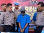 kapolres-cirebon-kota-akbp-roland-ronaldy_20180406_014317.jpg
