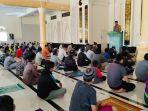 kapolres-enrekang-syiar-ramadhan-di-masjid-al-ikhwan-sudu.jpg