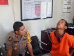 kapolres-gresik-akbp-wahyu-sri-bintoro-saat-bertanya-dengan-pelaku.jpg