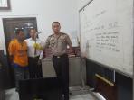 kapolres-jember-akbp-sabilul-alif-saat-bersama-tersangka_20160614_014529.jpg