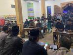 kapolres-jepara-pertemuan-dengan-warga-desa-yang-terlibat-perkelahian.jpg