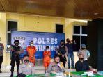 kapolres-kuansing-akbp-henky-poerwanto-sik-mm-pimpin-konferensi-pers-t.jpg