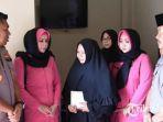 kapolres-lamongan-akbp-feby-dp-hutagalung-bertakziah-di-rumah-duka-sabtu-27042019.jpg