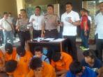 kapolresta-pekanbaru-kombes-toni-hermawan_20160725_144932.jpg