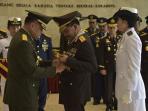 kapolri-borong-empat-bintang-tertinggi-tni_20160701_191412.jpg