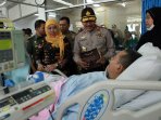 kapolri-dan-mensos-jenguk-korban-sarinah_20160119_221616.jpg