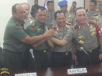 kapolri-dan-panglima_20170210_140249.jpg