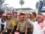 kapolri-jendral-polisi-tito-karnavian-dan-aa-gym_20161212_104346.jpg